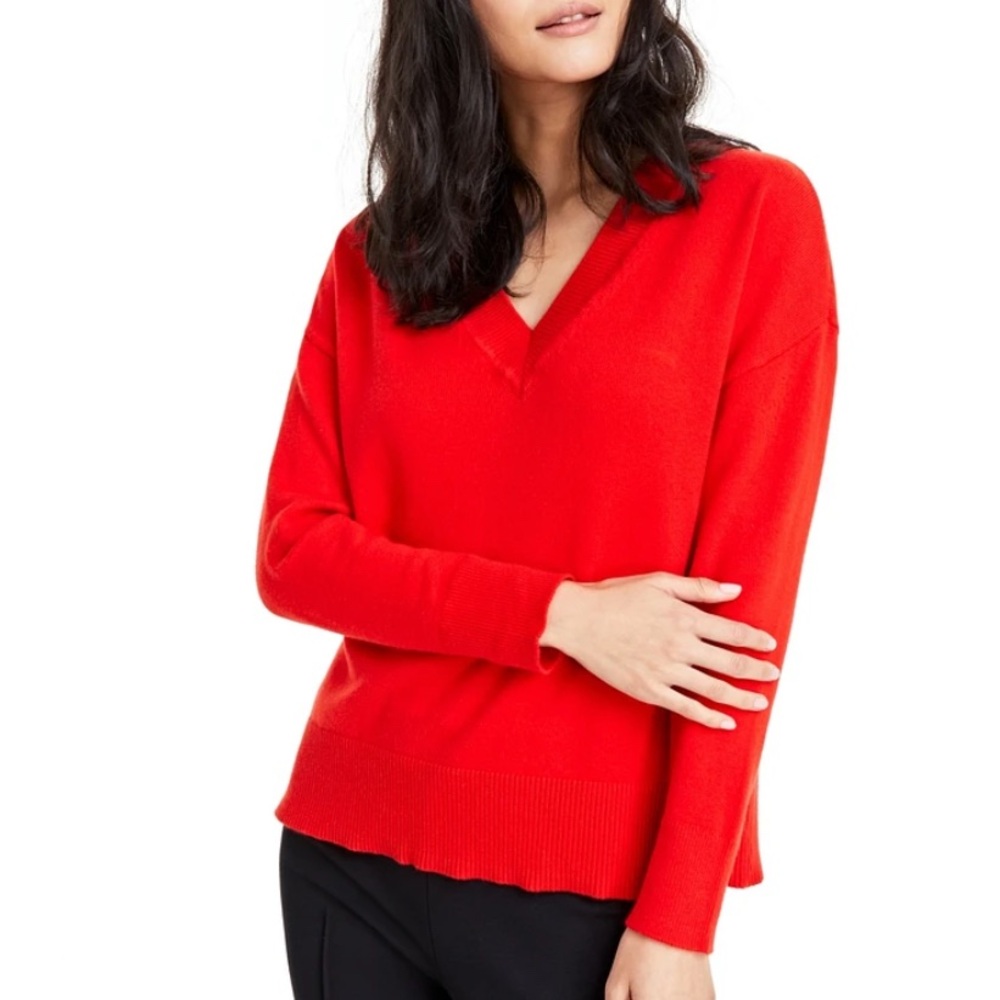 NWT! On 34th Red V-Neck Sweater – Relaxed & Stylish Comfort - Size: M